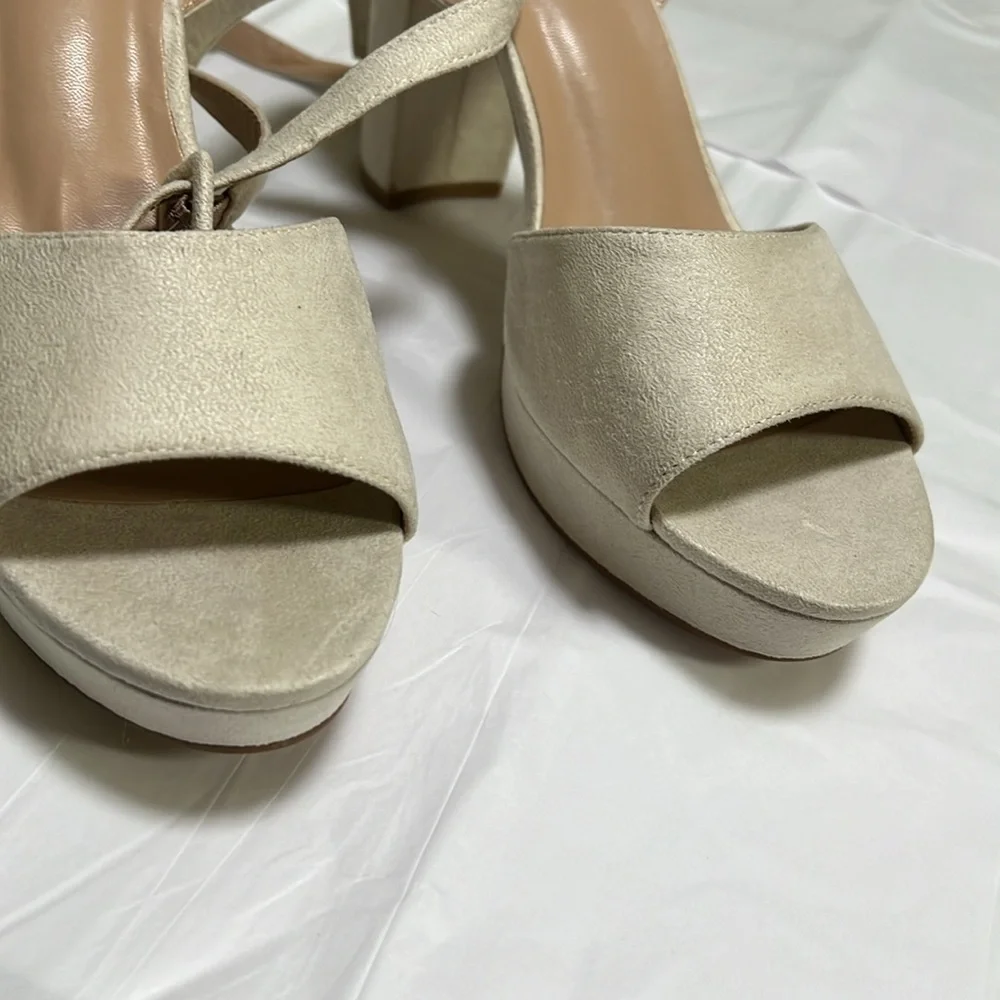 JOURNEE COLLECTION Women's Nairri Platform Block Heel Dress Sandals, Size 9.5